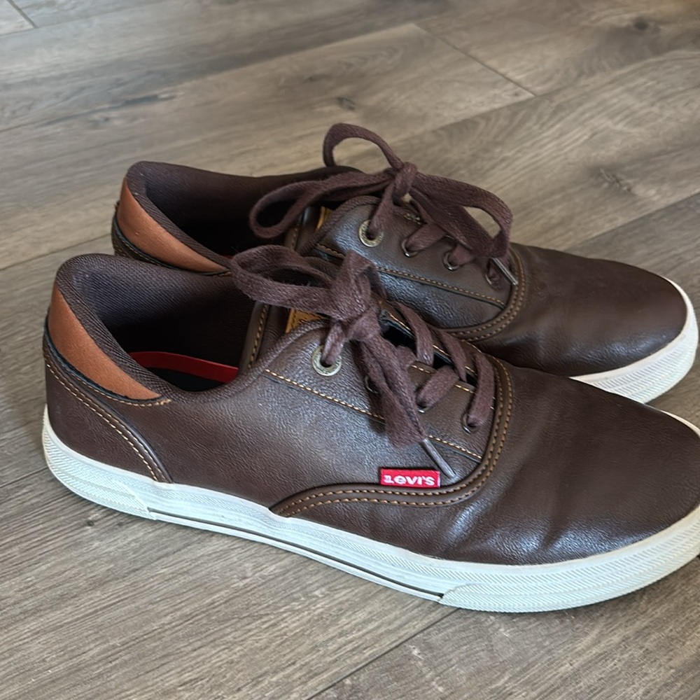 Levi’s brown casual dress sneakers - Picture 2 of 9